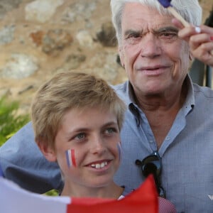 Exclusif - Bernard Tapie célèbre la victoire des Bleus, champions du monde 2018, sur le port de Saint-Tropez, le 15 juillet 2018. © Luc Boutria/Nice Matin/Bestimage 