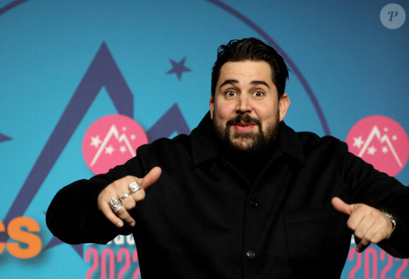 Artus (Victor-Artus Solaro) au photocall de la 5ème soirée de compétition de la 25ème édition du Festival international du film de comédie de l'Alpe d'Huez, France, le 21 janvier 20222. © Dominique Jacovides/Bestimage 