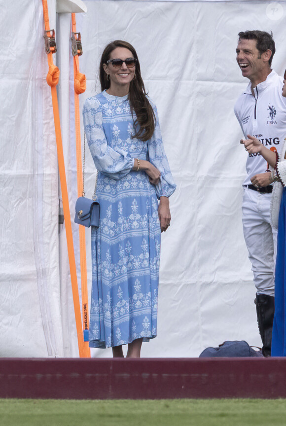 Et sa femme, détendue, est toujours là pour le soutenir ! 
Catherine Kate Middleton, princesse de Galles - La princesse de Galles Catherine Kate Middleton vient soutenir le prince William, prince de Galles lors d'un match de polo caritatif à Windsor. 6 juillet 2023.
