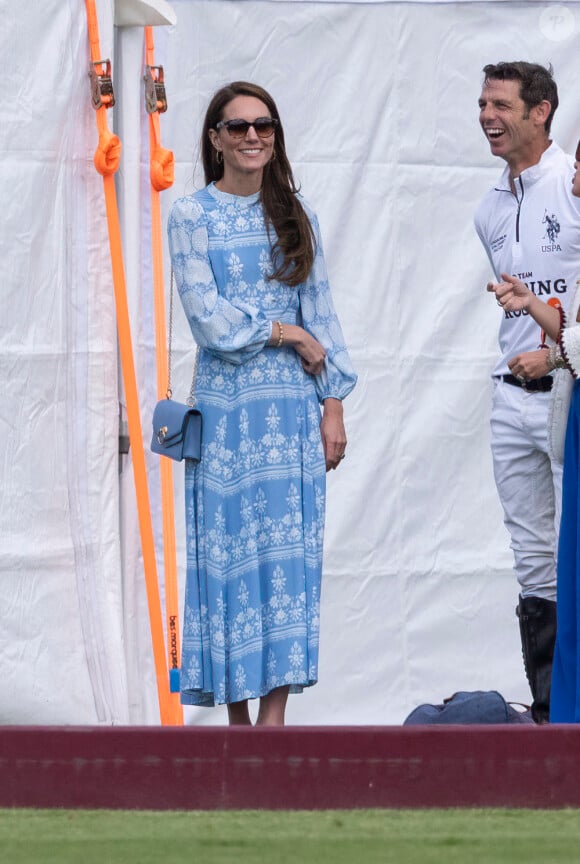 Et sa femme, détendue, est toujours là pour le soutenir ! 
Catherine Kate Middleton, princesse de Galles - La princesse de Galles Catherine Kate Middleton vient soutenir le prince William, prince de Galles lors d'un match de polo caritatif à Windsor. 6 juillet 2023.
