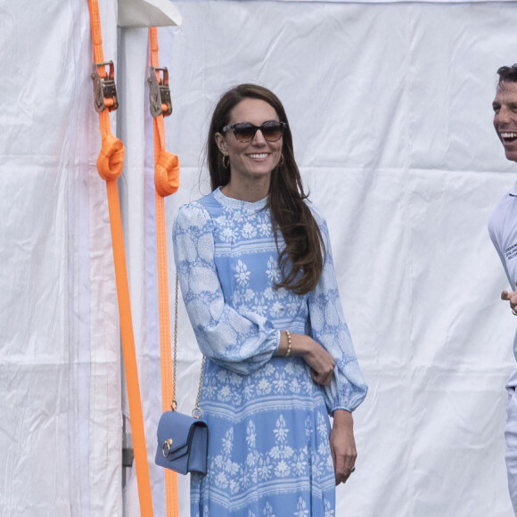 Et sa femme, détendue, est toujours là pour le soutenir ! 
Catherine Kate Middleton, princesse de Galles - La princesse de Galles Catherine Kate Middleton vient soutenir le prince William, prince de Galles lors d'un match de polo caritatif à Windsor. 6 juillet 2023.

