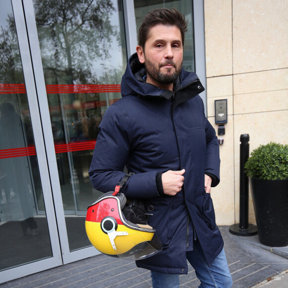 S'il a reconnu que Denis Brogniart pouvait de temps à autre être colérique, il ne l'a jamais vu humilier personne de leur équipe.
Christophe Beaugrand - Les célébrités à la sortie de l'émission "Les Grosses Têtes" aux studios RTL à Neuilly-sur-Seine, France, le 17 avril 2023. © Jonathan Rebboah/Panoramic/Bestimage