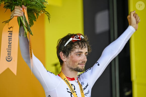 Pourtant, Le Parisien dévoile qu'il s'est séparé de sa copine au printemps dernier
 
Victor Lafay de l'équipe Cofidis sur le Tour de France 2023.