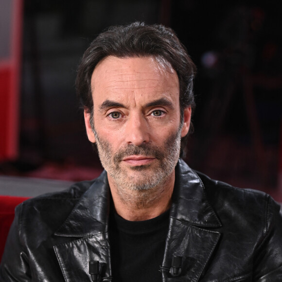 Anthony Delon à l'enregistrement de l'émission "Vivement Dimanche" présentée par M.Drucker et diffusée le 1er mai sur France 2. Le 16 avril 2022 © Guillaume Gaffiot / Bestimage