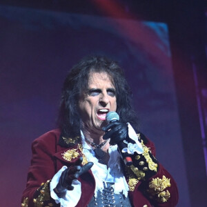 Avec son groupe Hollywood Vampires
Johnny Depp en concert avec Alice Cooper à Manchester