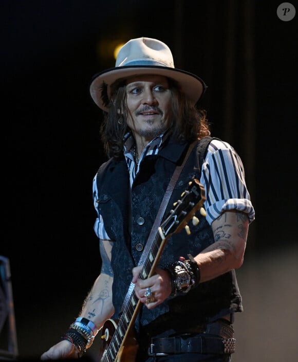 Johnny Depp en concert avec Alice Cooper à Manchester