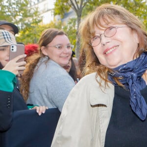 Mais cette histoire était loin d'être toute rose.
Jane Birkin - Arrivées au défilé Acne Studios Collection Femme Prêt-à-porter Printemps/Eté 2023 lors de la Fashion Week de Paris, France, le 28 septembre 2022. © Veeren-Clovis/Bestimage 