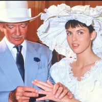 Caroline Barclay, son mariage hors norme avec Eddie : robes d'un autre temps, chapeau XXL et 15 chefs étoilés...