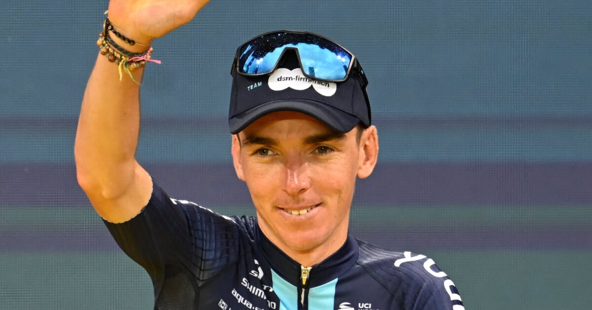 Romain Bardet Son fils Angus (3 ans) imite le cycliste et devient la mascotte du Tour de