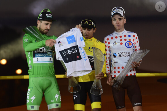 Un beau moment pour Romain Bardet et son petit Angus !
 
Romain Bardet - Arrivée de la 21ème et dernière étape de la 106ème édition du Tour de France 2019 sur les Champs-Elysées à Paris le 28 juillet 2019. © Peter De Voecht /Panoramic/Bestimage