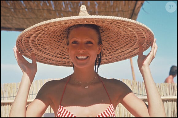 Joëlle Mogensen, du groupe "Il était une fois"à St Tropez en 1976.