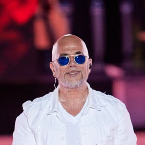 Il s'agit du Cap Ferret où il a acheté un centre de colonie de vacances pour en faire sa maison.
Exclusif - Pascal Obispo - Enregistrement de l'émission "La fête de la Musique" à Reims, diffusée en direct le 21 juin à 21h10 sur France 2 © Cyril Moreau-Jack Tribeca / Bestimage 