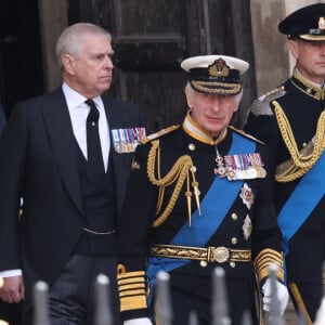 Le prince Andrew, duc d'York, le roi Charles III d'Angleterre, la princesse Anne, le prince Edward, comte de Wessex - Sorties du service funéraire à l'Abbaye de Westminster pour les funérailles d'Etat de la reine Elizabeth II d'Angleterre le 19 septembre 2022. 