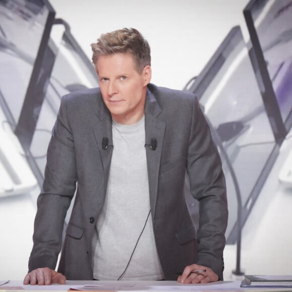 Celui qui s'est rapidement imposé comme l'un des visages incontournables du célèbre programme semble en avoir fini avec C8.
Exclusif - Matthieu Delormeau - Sur le plateau de l'émission TPMP People, enregistrée le 10/03/2023 diffusée le 11/03/2023 - Paris le 11/03/2023 - © Jack Tribeca / Bestimage