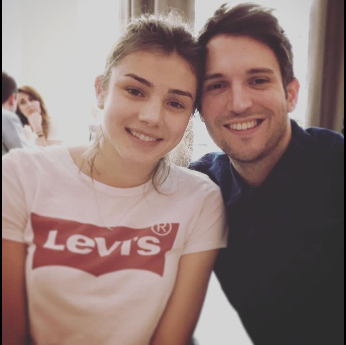 Photo : Alexandra Favalli que les aficionados d'Ici tout commence  pourront retrouver dans l'incontournable fiction de TF1. (Photo d'Anthony  Favalli avec sa soeur partagée sur Instagram) - Purepeople