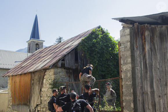 Les gendarmes en pleines recherches au Vernet.