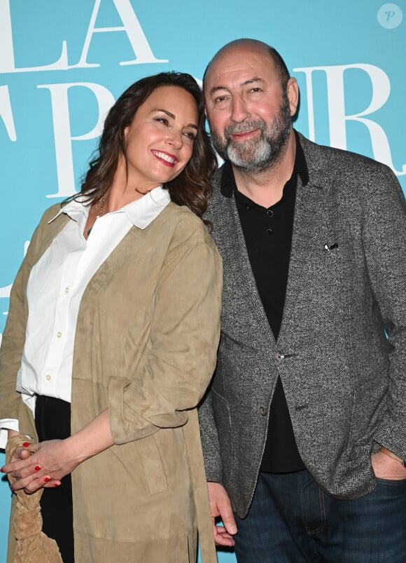 Kad Merad et sa femme Julia Vignali - Avant-première du film "La Vie pour de vrai" au cinéma Pathé Wepler à Paris le 18 avril 2023. © Coadic Guirec/Bestimage