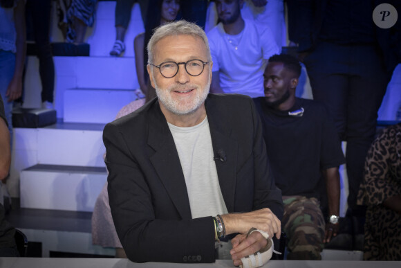 Exclusif - Laurent Ruquier sur le plateau de l'émission Touche pas à mon poste (TPMP) diffusée en direct sur C8 le 30 août 2022 et présentée par C.Hanouna. © Jack Tribeca / Bestimage 