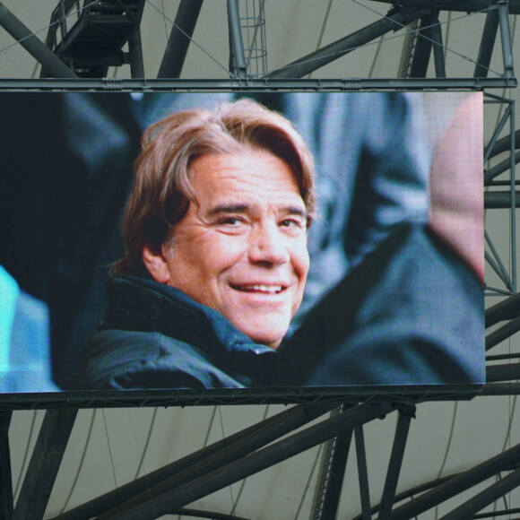 Bernard Tapie est mort le 3 décembre 2021 des suites de son cancer métastasé.
Hommage à Bernard Tapie - Match de football en ligue 1 Uber Eats : Marseille s'incline 1 à 2 contre Ajaccio au Vélodrôme le 8 octobre 2022. © Norbert Scanella / Panoramic / Bestimage