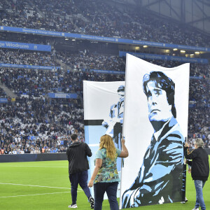 Le stade vélodrome rend hommage à Bernard Tapie avant le match de l'Olympique de Marseille contre Lorient, remporté par l'OM 54-1), le 17 octobre 2021. © Mao / Panoramic / Bestimage