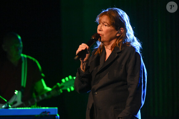 Jane Birkin - Le Festival Fnac Live Paris en partenariat avec la Ville de Paris reprend ses quartiers d'été en plein coeur de la capitale. Co-organisé par la Fnac et la Ville de Paris, le festival revient enfin dans sa forme originelle du 29 juin au 1er juillet. Pour sa 11e édition, cet événement unique et singulier au coeur de Paris proposera sur ses 3 soirées 29 concerts gratuits sur le Parvis de l'Hotel de Ville ainsi que dans ses Salons. Le 30 juin 2022 © Lionel Urman / Panoramic / Bestimage