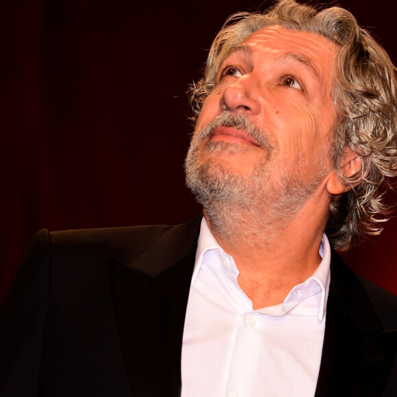 Avec un casting 5 étoiles, Gérard Depardieu, Christian Clavier, Gérard Darmon, Monica Bellucci ou encore Jamel Debbouze, le film jouit d'un succès retentissant.
Alain Chabat - Soirée "Fête à Chabat" et projection du film "Astérix et Obelix : Mission Cléopâtre" à la Halle Tony Garnier lors du Festival Lumière à Lyon. Le 17 octobre 2019 © Romain Doucelin / Bestimage