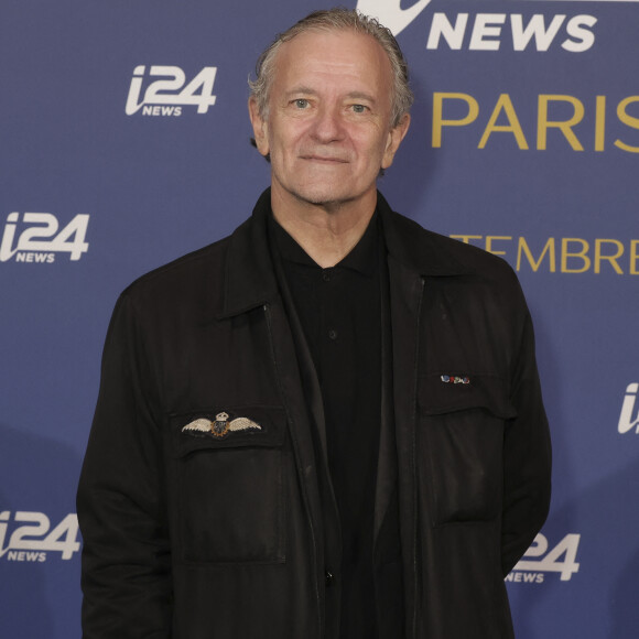 Exclusif - Francis Huster au photocall de la soirée de gala de la chaine i24News à Chaillot - Théâtre national de la Danse à l'occasion de la célébration du 2ème anniversaire de la signature des Accords d'Abraham, Paris le 5 septembre 2022. © Jack Tribeca / Bestimage 
