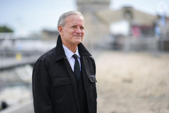 Francis Huster - Photocall lors du Festival de la Fiction de La Rochelle. Le 15 septembre 2021