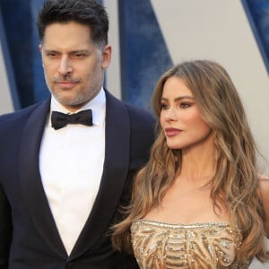 C'est un deuxième mariage qui tombe à l'eau pour la comédienne.
Joe Manganiello et sa femme Sofia Vergara au photocall de la soirée "Vanity Fair" lors de la 95ème édition de la cérémonie des Oscars à Los Angeles.