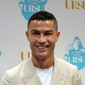 Cristiano Ronaldo et sa fiancée Georgina Rodriguez en promotion pour sa marque d'eau minérale "URSU" à Madrid, le 7 juin 2023.