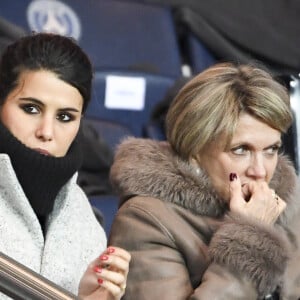 Karine Ferri et la femme de Christian Gourcuff - Karine Ferri encourage son compagnon Yoann Gourcuff lors du match Psg-Rennes au Parc des Princes à Paris le 6 novembre 2016. © Pierre Perusseau/Bestimage