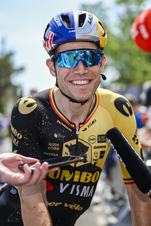 "C'est un sentiment étrange mais ce n'est pas un dilemme, la décision a été facile à prendre", explique-t-il
 
Wout van Aert de l'équipe Jumbo-Visma sur le Tour de France 2023.