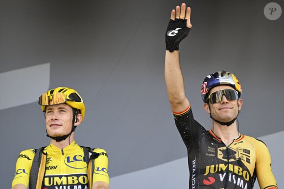 Wout van Aert et Jonas Vingegaard de l'équipe Jumbo-Visma sur le Tour de France 2023.