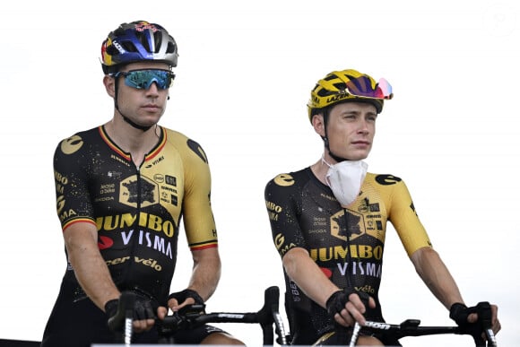 Wout van Aert et Jonas Vingegaard de l'équipe Jumbo-Visma sur le Tour de France 2023.