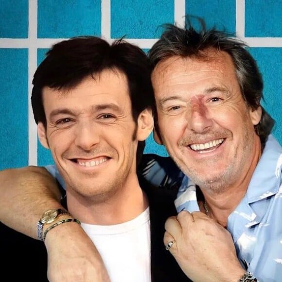 On peut y apercevoir son lui actuel en train de faire une accolade à son ancien lui.
Jean-Luc Reichmann publie un montage photo sur Instagram.