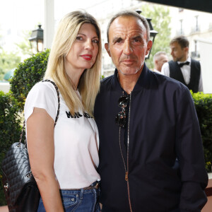 Nikos Aliagas et sa femme Tina Grigoriou - Soirée "L'Art de Vivre Paris" au Deux Magots à Paris le 26 juin 2023. © Marc Ausset-Lacroix/Bestimage