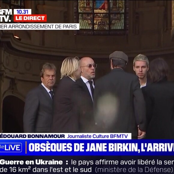Charlotte Gainsbourg très affectée, soutenue par son clan, son compagnon Yvan Attal, son fils Ben Attal, et ses filles Alice et Jo Attal, lors des obsèques de Jane Birkin, à l'église Saint-Roch le 24 juillet 2023