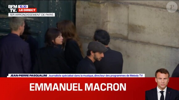 Charlotte Gainsbourg très affectée, soutenue par son clan, son compagnon Yvan Attal, son fils Ben Attal, et ses filles Alice et Jo Attal, lors des obsèques de Jane Birkin, à l'église Saint-Roch le 24 juillet 2023