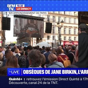 Charlotte Gainsbourg très affectée, soutenue par son clan, son compagnon Yvan Attal, son fils Ben Attal, et ses filles Alice et Jo Attal, lors des obsèques de Jane Birkin, à l'église Saint-Roch le 24 juillet 2023