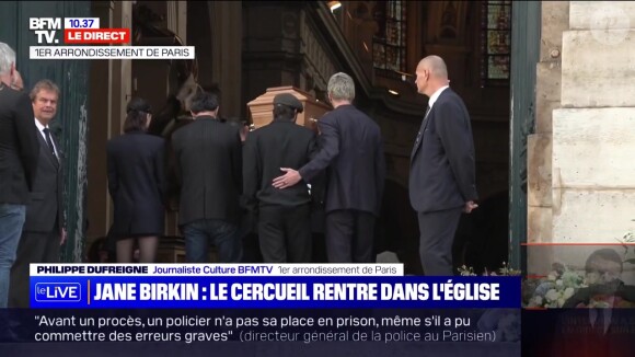 Charlotte Gainsbourg très affectée, soutenue par son clan, son compagnon Yvan Attal, son fils Ben Attal, et ses filles Alice et Jo Attal, lors des obsèques de Jane Birkin, à l'église Saint-Roch le 24 juillet 2023