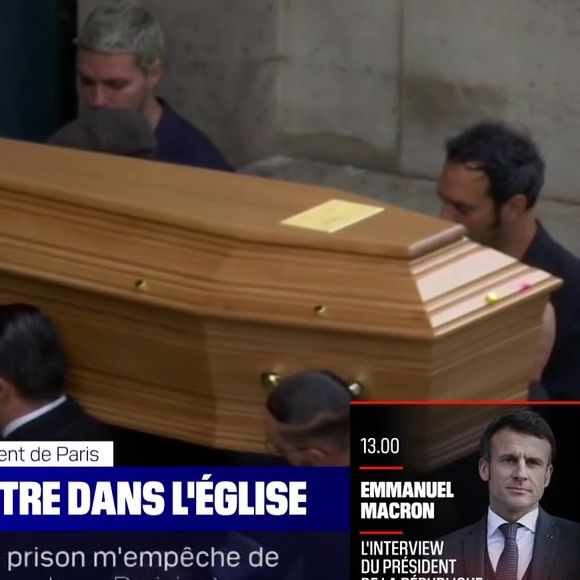 Charlotte Gainsbourg très affectée, soutenue par son clan, son compagnon Yvan Attal, son fils Ben Attal, et ses filles Alice et Jo Attal, lors des obsèques de Jane Birkin, à l'église Saint-Roch le 24 juillet 2023