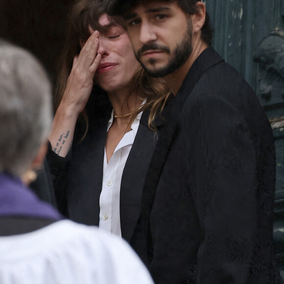 Lou Doillon, Ben Attal - Arrivées des célébrités aux obsèques de Jane Birkin en l'église Saint-Roch à Paris. Le 24 juillet 2023 © Jacovides-KD Niko / Bestimage