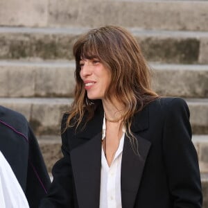 Lou Doillon - Arrivées des célébrités aux obsèques de Jane Birkin en l'église Saint-Roch à Paris. Le 24 juillet 2023 © Jacovides-KD Niko / Bestimage