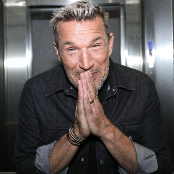 "J'ai entendu dire que Nabilla aurait été approchée. Pour que ce programme revienne en force, il faut qu'il soit subversif, dérangeant et borderline", a lâché Benjamin Castaldi dans le dernier numéro de "Télé 7 Jours".
Portrait de Benjamin Castaldi, lors de l'enregistrement de l'émission "Chez Jordan". Le 6 mai 2022