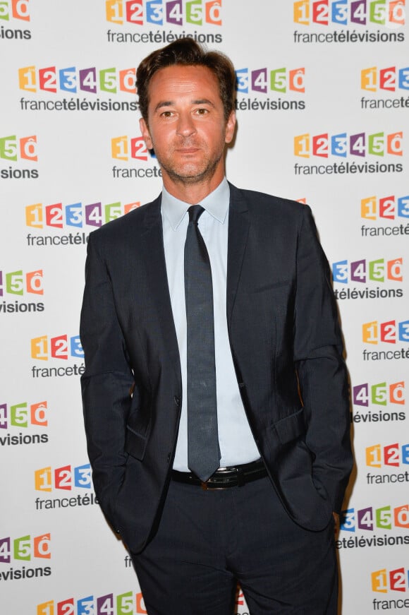 Il a bien failli mourir...
Nathanaël de Rincquesen lors du photocall de la présentation de la nouvelle dynamique 2017-2018 de France Télévisions. Paris, le 5 juillet 2017. © Guirec Coadic/Bestimage