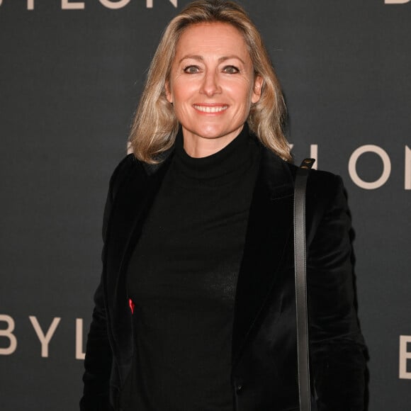 On peut y voir l'évolution physique de ce dernier.
Anne-Sophie Lapix à la première du film "Babylon" au cinéma Le Grand Rex à Paris, France, le 14 janvier 2023. © Coadic Guirec/Bestimage