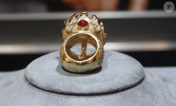 Info - Une bague du rappeur Tupac vendue plus d'un million de dollars aux enchères