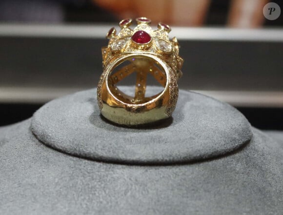 Une bague ayant appartenu au rappeur Tupac Shakur a créé l'événement lors d'une vente aux enchères
Info - Une bague du rappeur Tupac vendue plus d'un million de dollars aux enchères