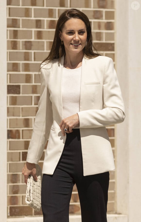 Une critique qui n'est pas passée auprès de l'opinion publique.
Catherine Kate Middleton, duchesse de Cambridge est en visite à l'association Little Village Brent à Londres le 8 juin 2022. 