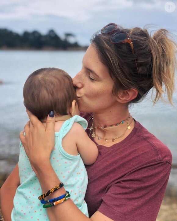Ce jeudi 27 juillet, sur son compte Instagram, elle a dévoilé de tendres clichés. Le premier avec son bébé, né au mois d'octobre et au prénom très original.
Léa François sur Instagram.